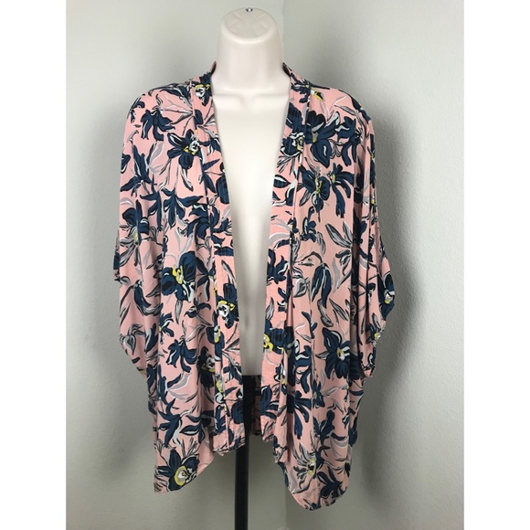 Aritzia Sweaters - Aritzia Talula Floral Print Kimono Cardigan